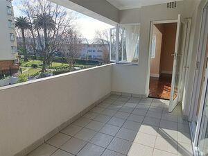 2 Bed Apartment in Wynberg Upper
