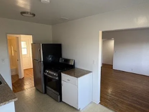 Spacious beautifully upgraded 1 bedroom