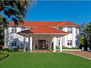 Sea Horse Ranch Villa For Sale