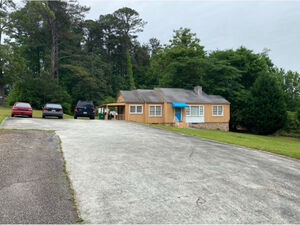 3 Bedroom House On About 2 Acres Close To Shopping & Transit