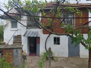Cheap two-storey house with a large plot of 2 290 sq m for s