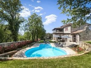 Exclusive Stone Villa with Swimming Pool near Tinjan