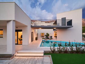 Unique Modern Villa Near the Sea, Close to Omiš – Dugi Rat