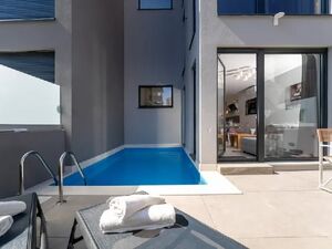 Modern Terraced House with Pool – Funtana