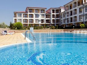 1 Bedroom apartment with pool/sea views in Rutland Beach 