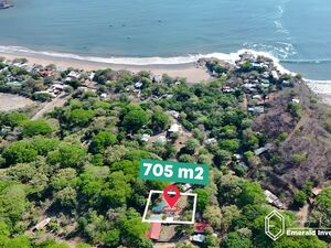 Walk to Beach and Epic Surf in Play Gigante, Nicaragua