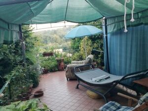 sutri, historical centre, flat+terrace 150 sq.m+annex