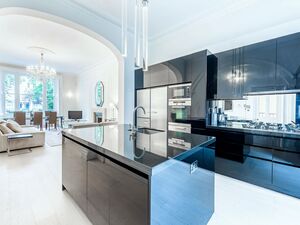 London Central Apartment with 4 Bedrooms & 3 Bathrooms 