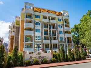 Luxury One-bedroom  apartment with pool view in Sweet Homes 