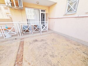 Bargain Studio with Balcony + Bonus Yard | Sunny Day 6
