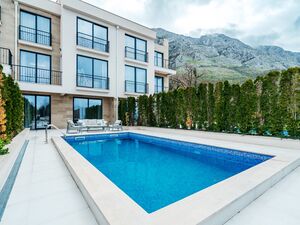 Seaside estate for sale - Poljana Olive Homes Pool Residence