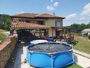 Two-storey fully renovated and furnished house for sale 