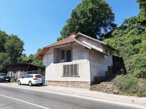 Country house with land and nice location in the mountains 