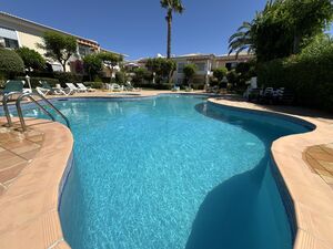 ALGARVE: STYLISH 3-BEDROOM APARTMENT WITH POOL & GARAGE