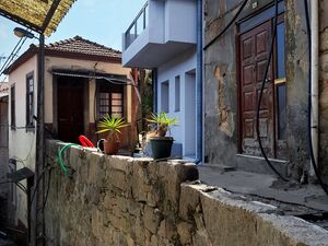 Stunning T0+1 Riverside Studio – Gaia • €200,000