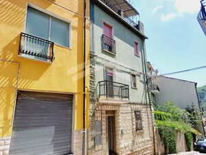 Charming Townhouse with Two Independent Apartments and Garde