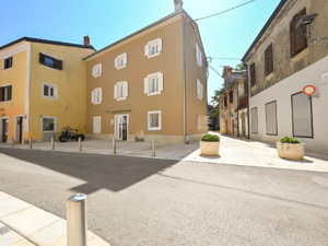 Renovated House for Sale in the Heart of Novigrad