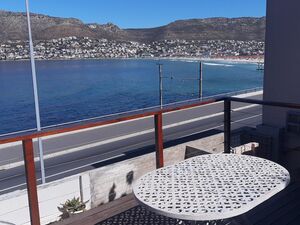 SEAVIEW ENTRANCE to Studio kitchenette & Bathroom