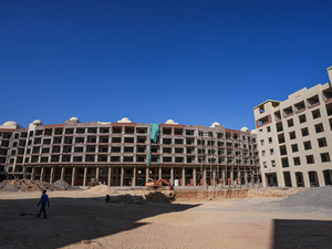  156m² Apartment. 3 Beds. Lounge. Pool View