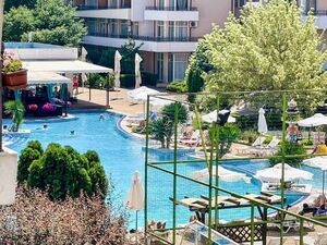 1-Bedroom Apartment with Pool View | Grand Kamelia