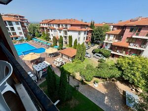 Bargain price: 2-Bedroom Pool-View Apartment in Apollon 4