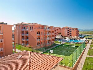 Discount! Furnished apartment in a large complex with severa