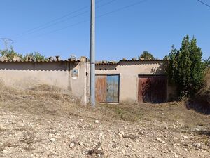 Rustic property (land + house + cave) in Monóvar (Alicante)