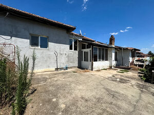 Renovated House with Large Plot Near Ruse and Byala