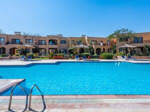 edge view in old Sheraton in hurghada