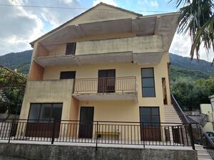 Вилла с видом на море в Прчане