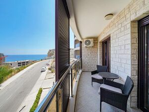 Studio sa pogledom na more u Bečićima!