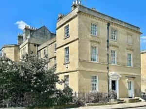 4 bedroom end of terrace house for sale