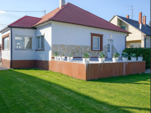 For sale completely renovated family house with a large plot
