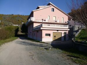 Farmhouse with land - Tuscany 