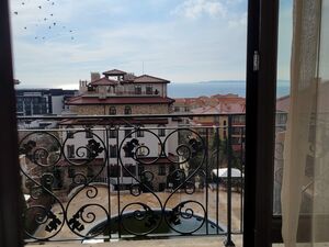 Luxurious Three-Level Maisonette with Sea Views in Arthur 