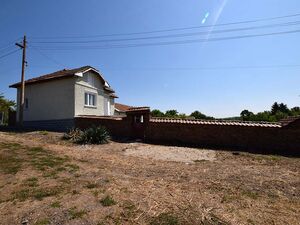 ***Pay Monthly*** House on edge of village 