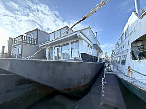 Spacious Family Floating Home - Duncan  £149,950