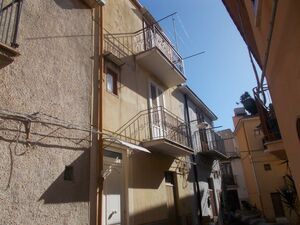 sh 806 town house, Caccamo, Sicily