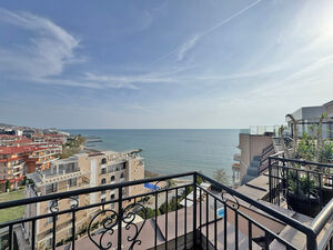 Beachfront 1-Bedroom Apartment | Grand Hotel Sveti Vlas