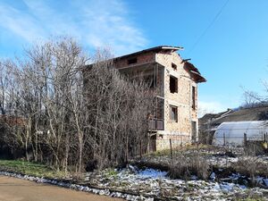 Rural property with land and views 15 km from spa resort