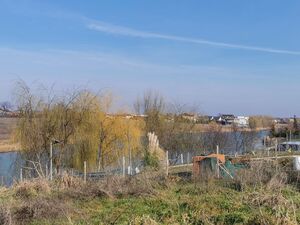 Intravilan Land 1,055 sqm on the Lakefront in Ostratu
