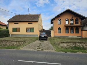 Two houses for sale on a plot in Bačka Topola