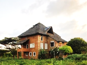 Unique Off-Grid house on Manda Island on 1.3 acre