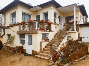 Renovated two-storey house with three bedrooms for sale in t