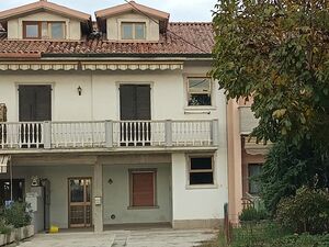 LIVING IN A FARMHOUSE