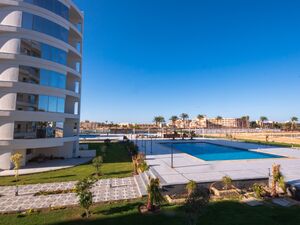 1BR Apartment 98sqm Sea View