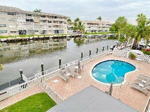 419 GOLDEN ISLES DR  Hallandale