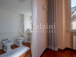 PENTHOUSE WITH TERRACE & FIREPLACE – PERIOD BUILDING