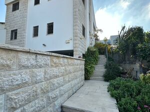 For sale - private house with a large garden in tel aviv