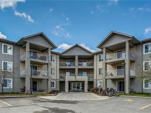 BEAUTIFUL RENOVATED 2 BDRM CONDO - CITADEL, CALGARY